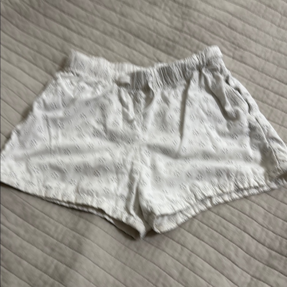 Cat & Jack White Eyelet drawstring pull on Shorts size large 10/12
